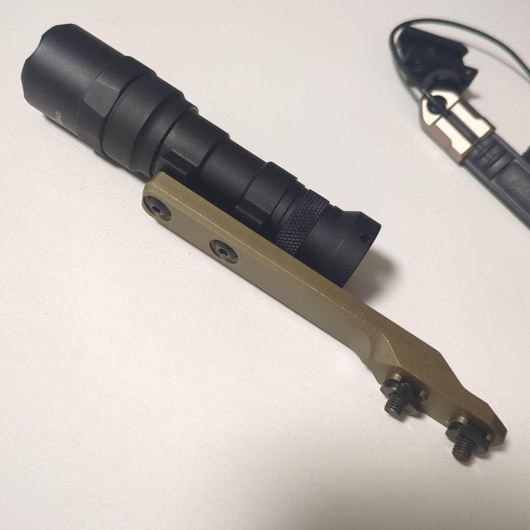 SureFire フラッシュライト　Mロック