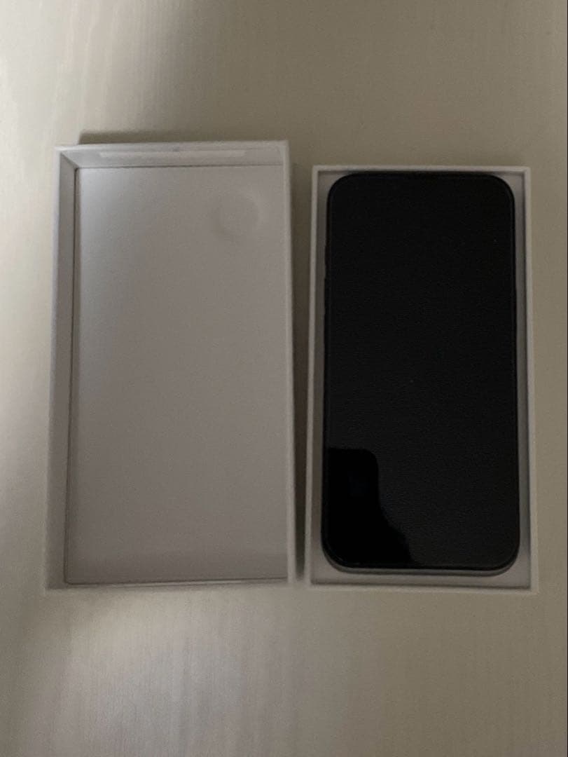 iPhone16e 本体　箱あり 6ヶ月使用