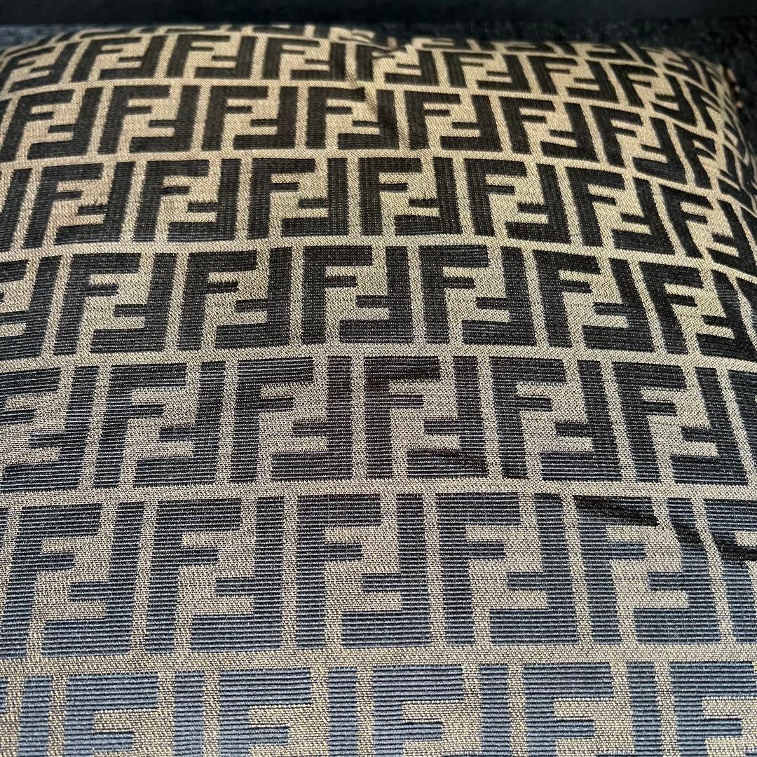 FENDI FF ロゴクッション　フェンディ