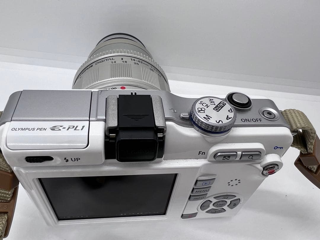OLYMPUS PEN E-PL1 ミラーレス一眼
