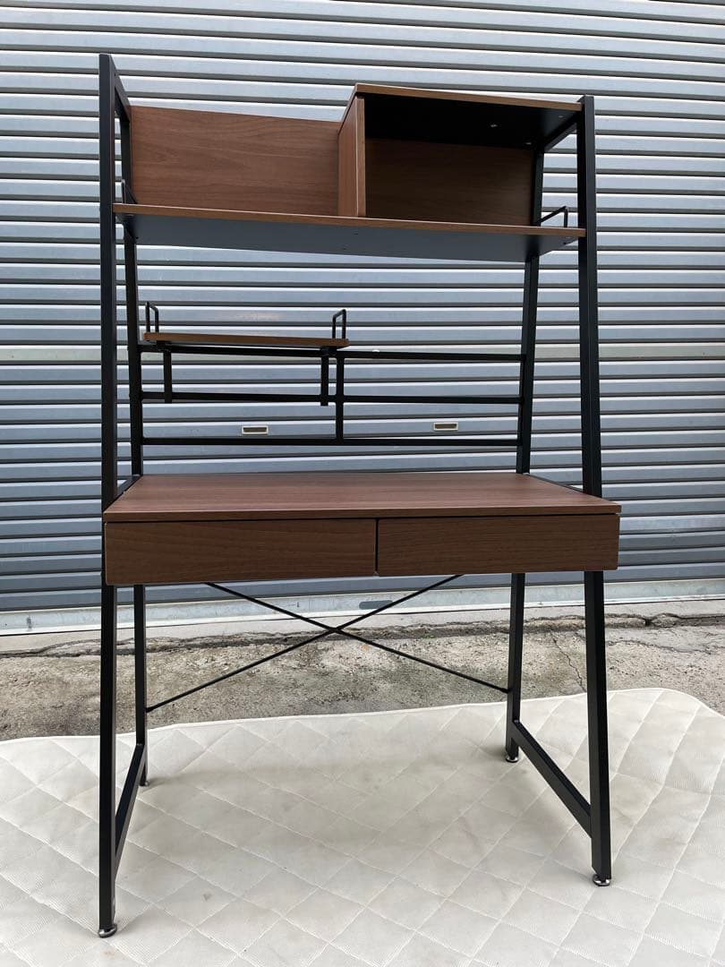 近隣配達可能　ニトリ　省スペースデスク　ラボーロ93 机