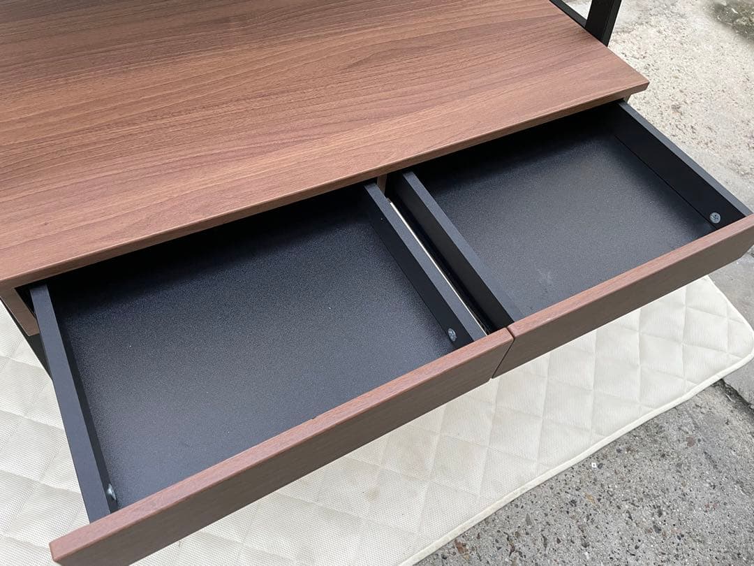 近隣配達可能　ニトリ　省スペースデスク　ラボーロ93 机