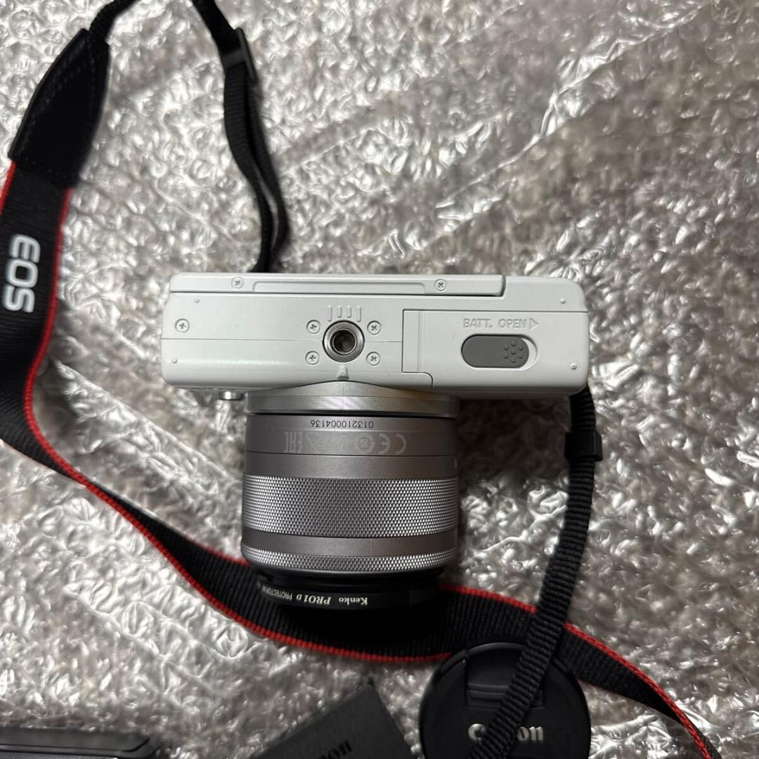 キャノン EOS M100【ダブルレンズキット】