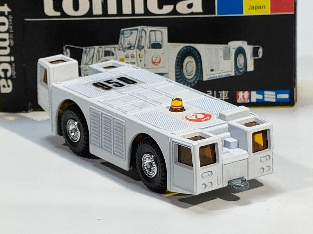 黒箱トミカ 95 JAL日本航空ジャンボ牽引車　美品　日本製