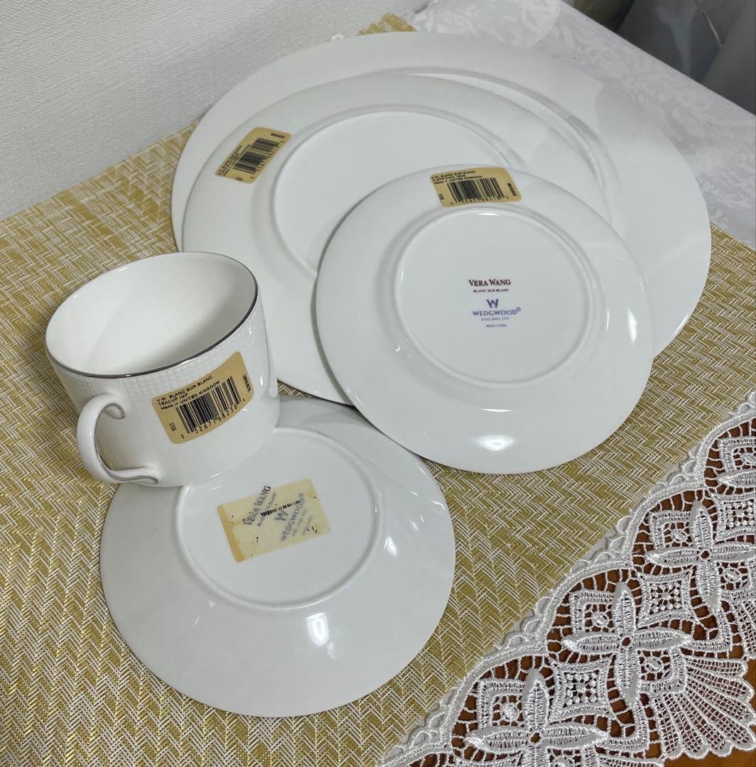  VERA WANG お皿セット　ティーカップ＆ソーサー