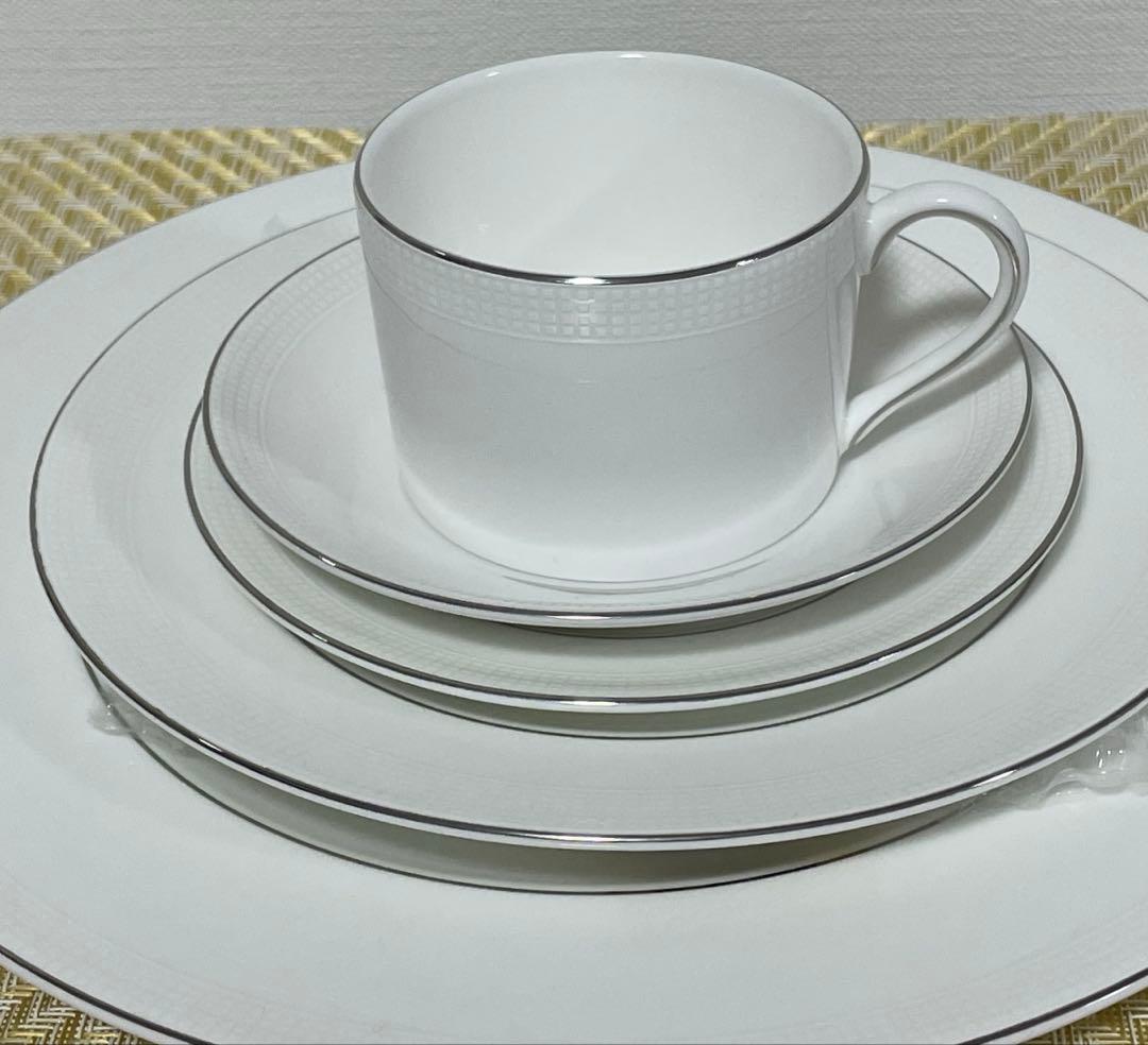  VERA WANG お皿セット　ティーカップ＆ソーサー