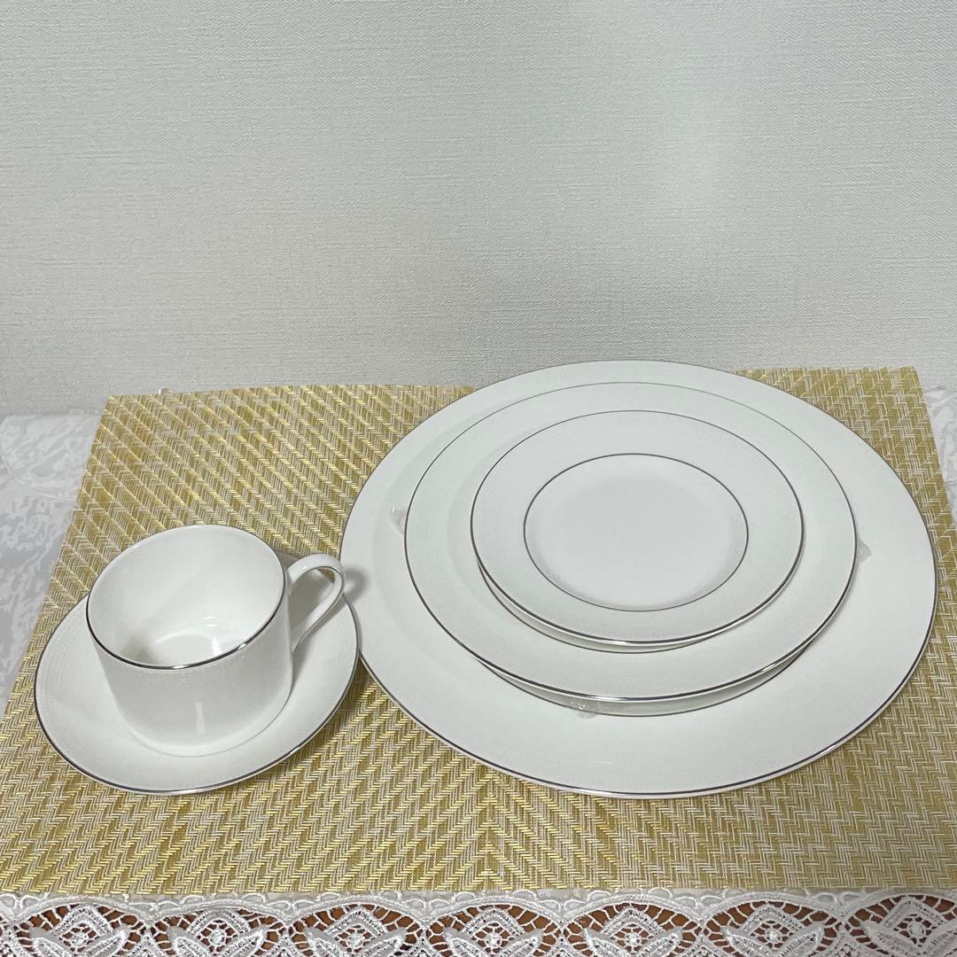  VERA WANG お皿セット　ティーカップ＆ソーサー