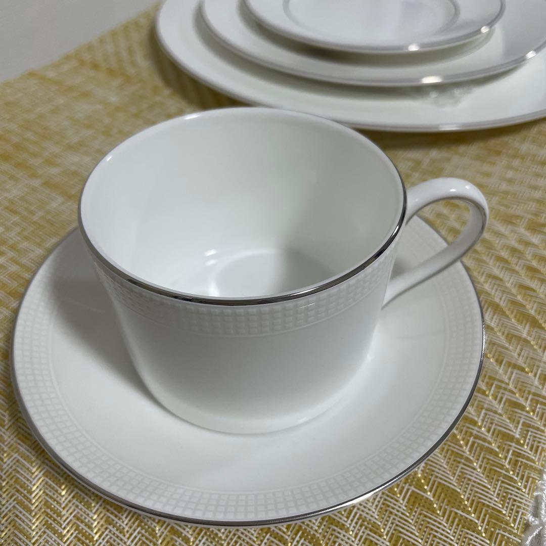  VERA WANG お皿セット　ティーカップ＆ソーサー