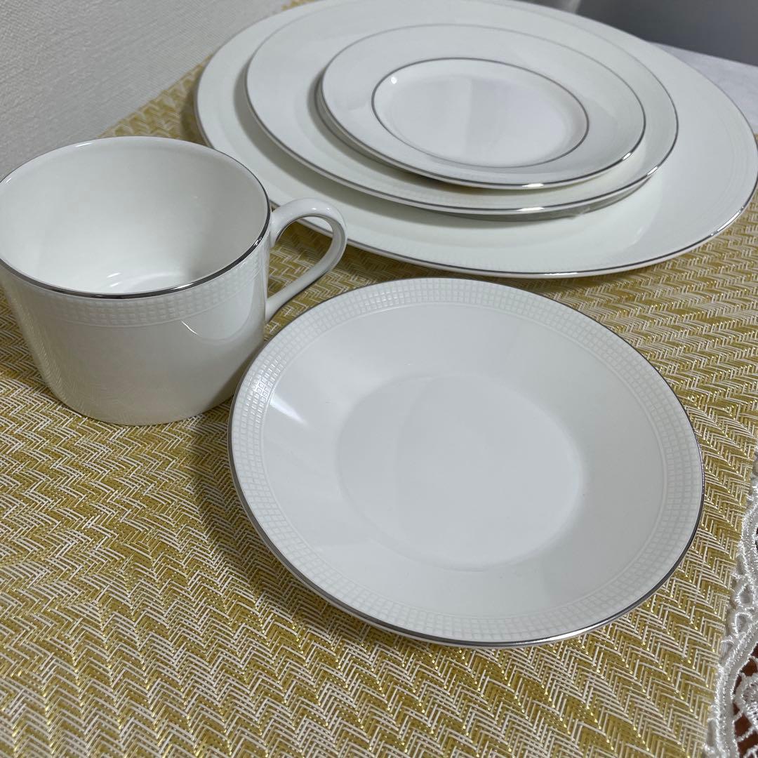  VERA WANG お皿セット　ティーカップ＆ソーサー