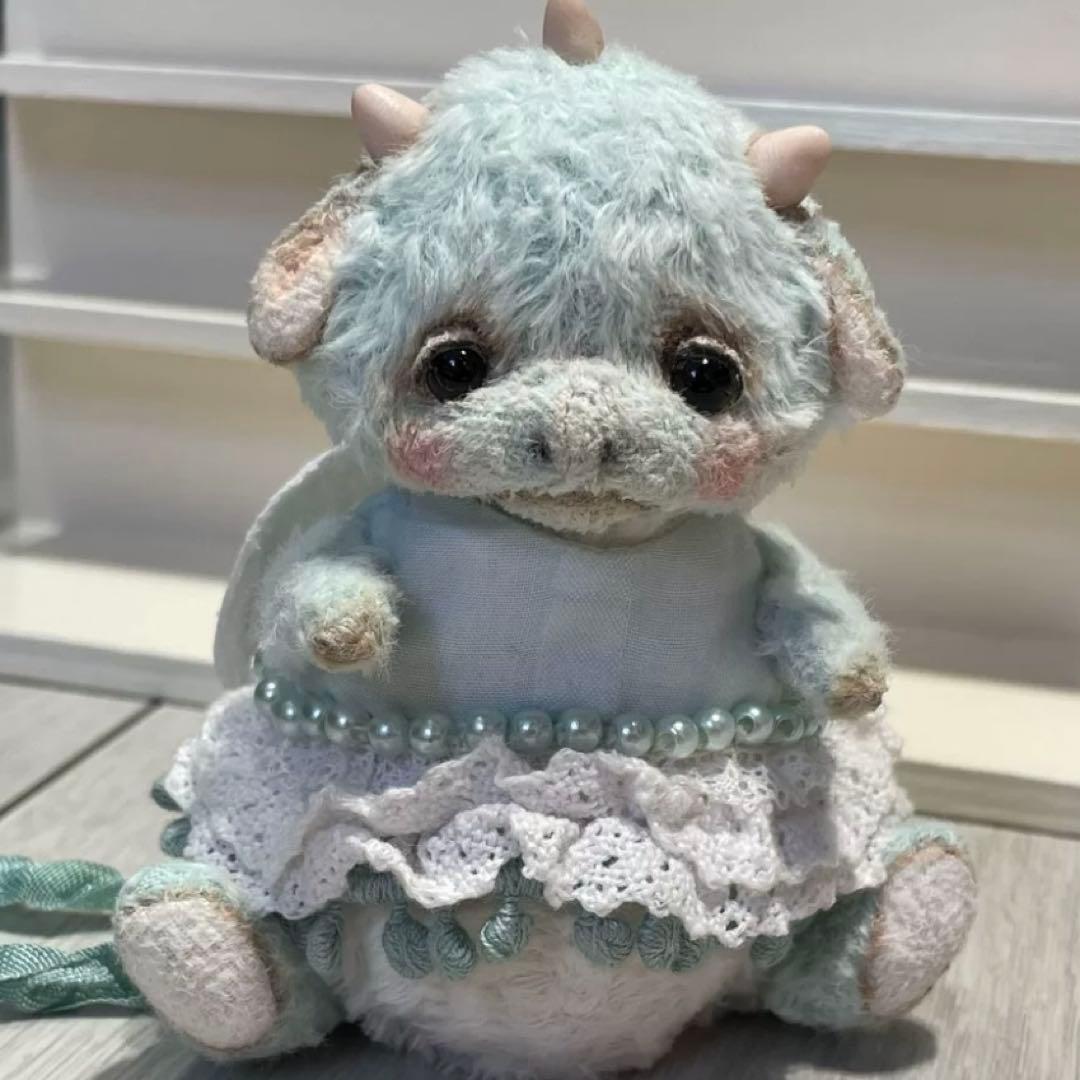ミントソーダ味のドラゴン ハンドメイド 海外作家様 ぬいぐるみ アーティストベア