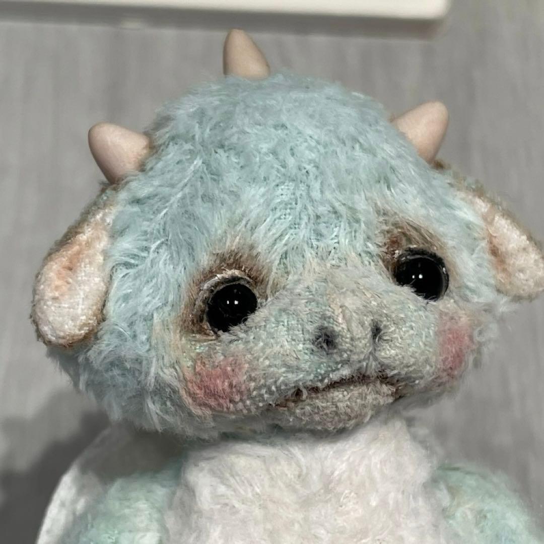 ミントソーダ味のドラゴン ハンドメイド 海外作家様 ぬいぐるみ アーティストベア