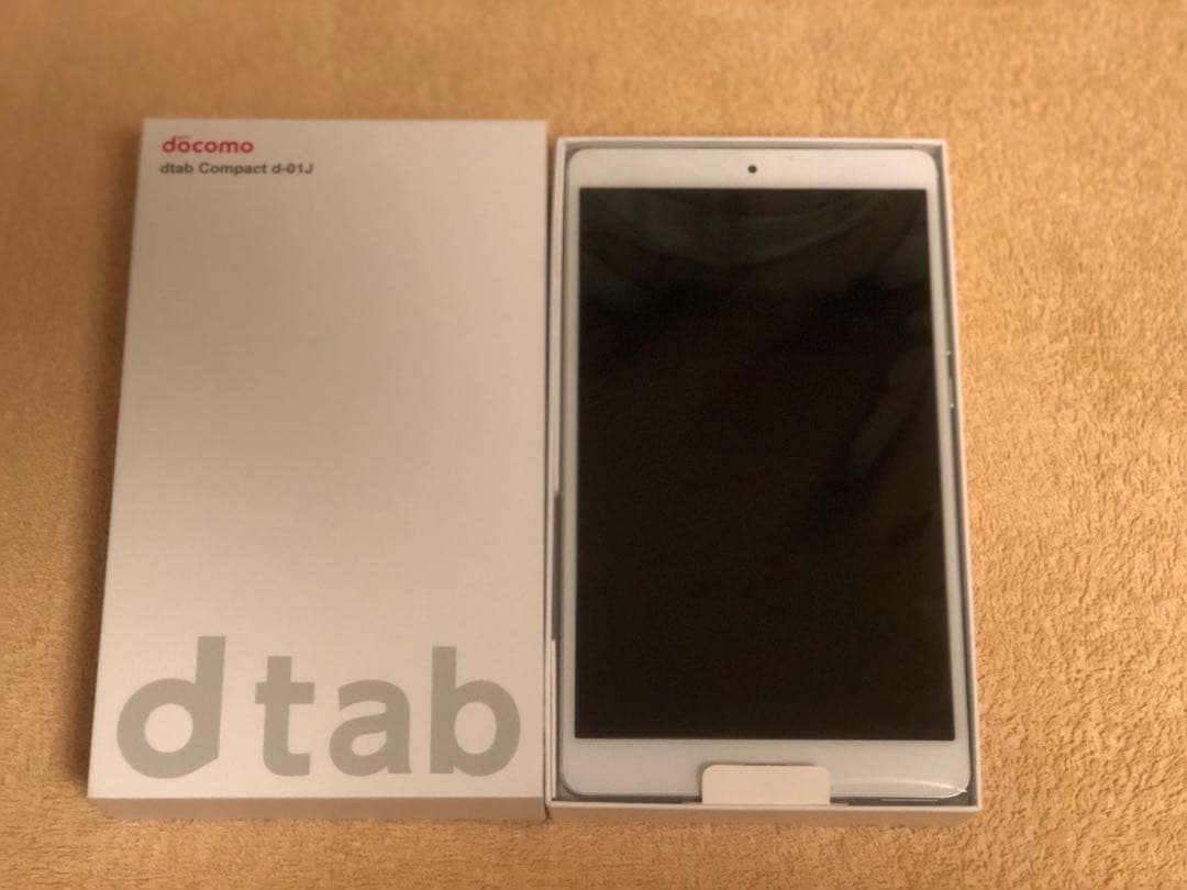 dtab Compact d-01J Silver タブレット ディータブ