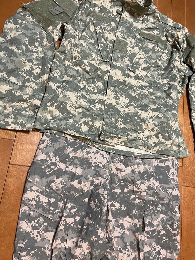 実物　米軍　ACU コンバットユニフォーム上下セット　サバゲー　デジタルカモフラ