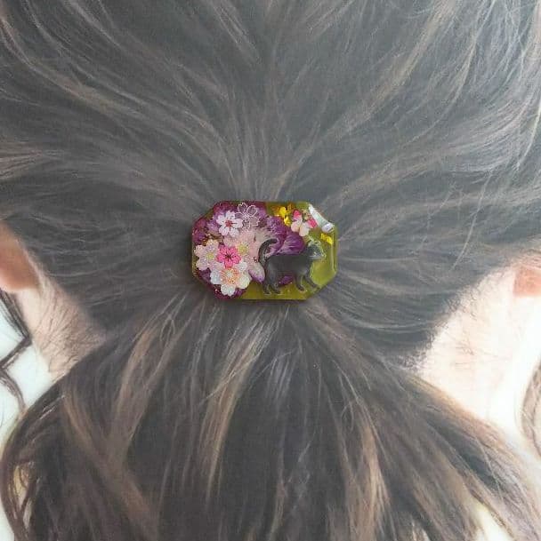 桜の道を歩く黒猫ちゃんレジンヘアゴム