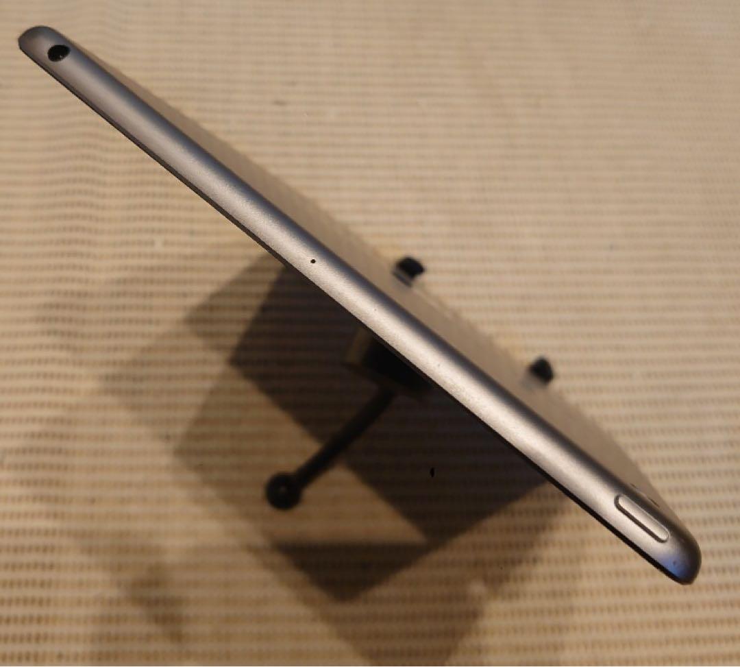 完動品iPad第6世代(A1893)本体128GBグレイ送料込JJF8M
