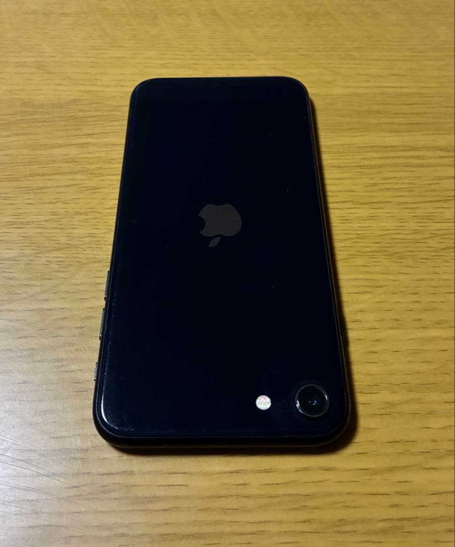 iPhone SE 第３世代　midnight 画面ひび割れ