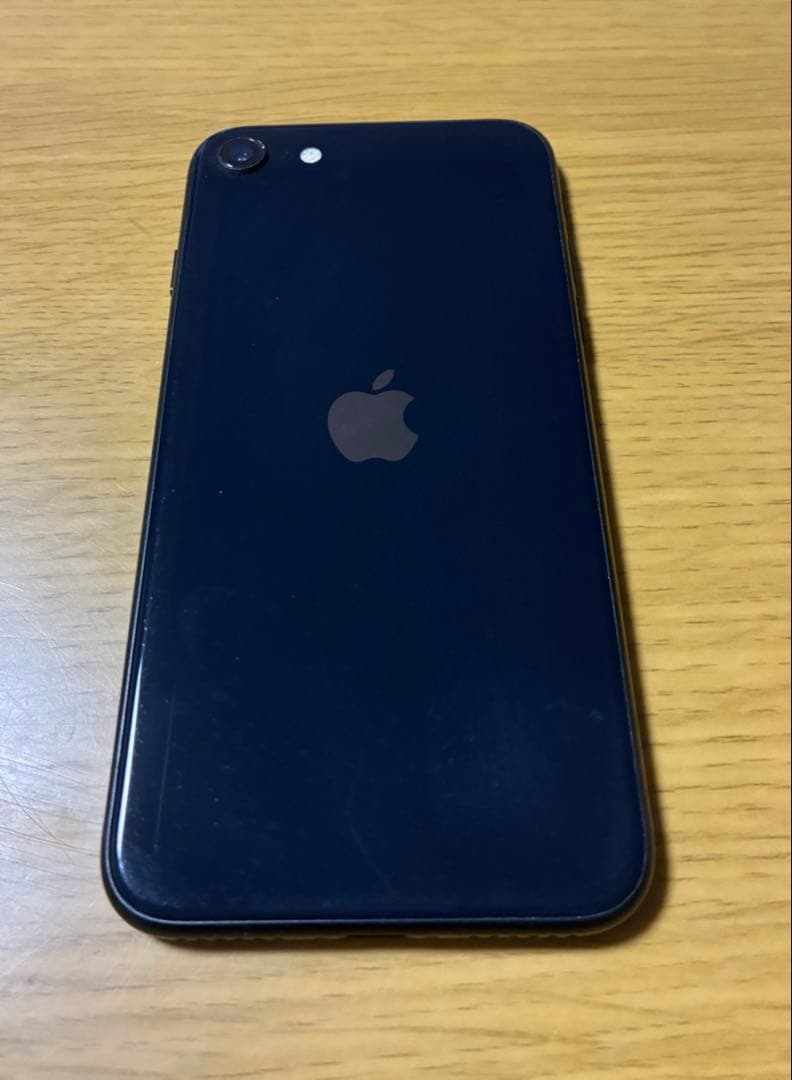 iPhone SE 第３世代　midnight 画面ひび割れ
