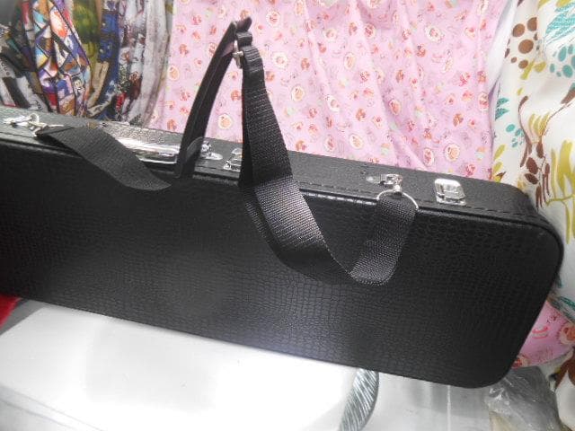 ☆新品未使用(送料無料)13.980円　沖縄三線専用　一丁入ふかふかハードケース