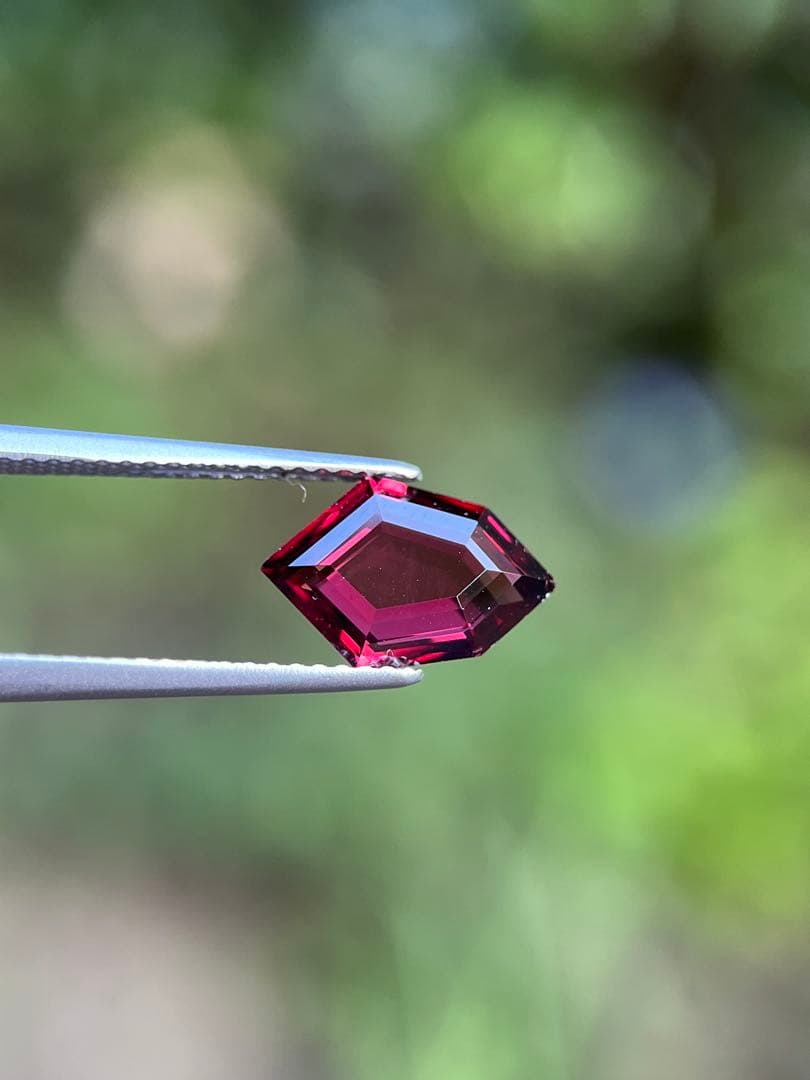 ロードライトガーネットルースペアー2ctRhodolite Garnet