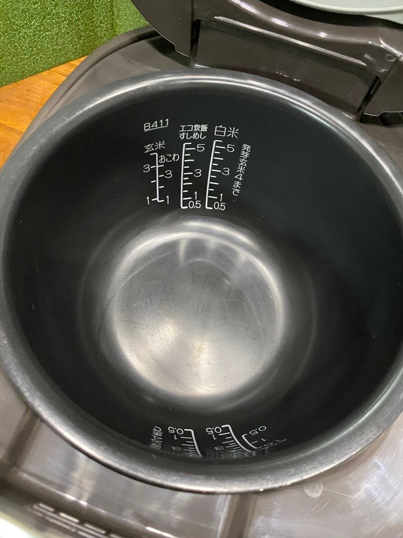 【美品】Zojirushi 象印　豪熱沸とうIH炊飯器　NP-VN10