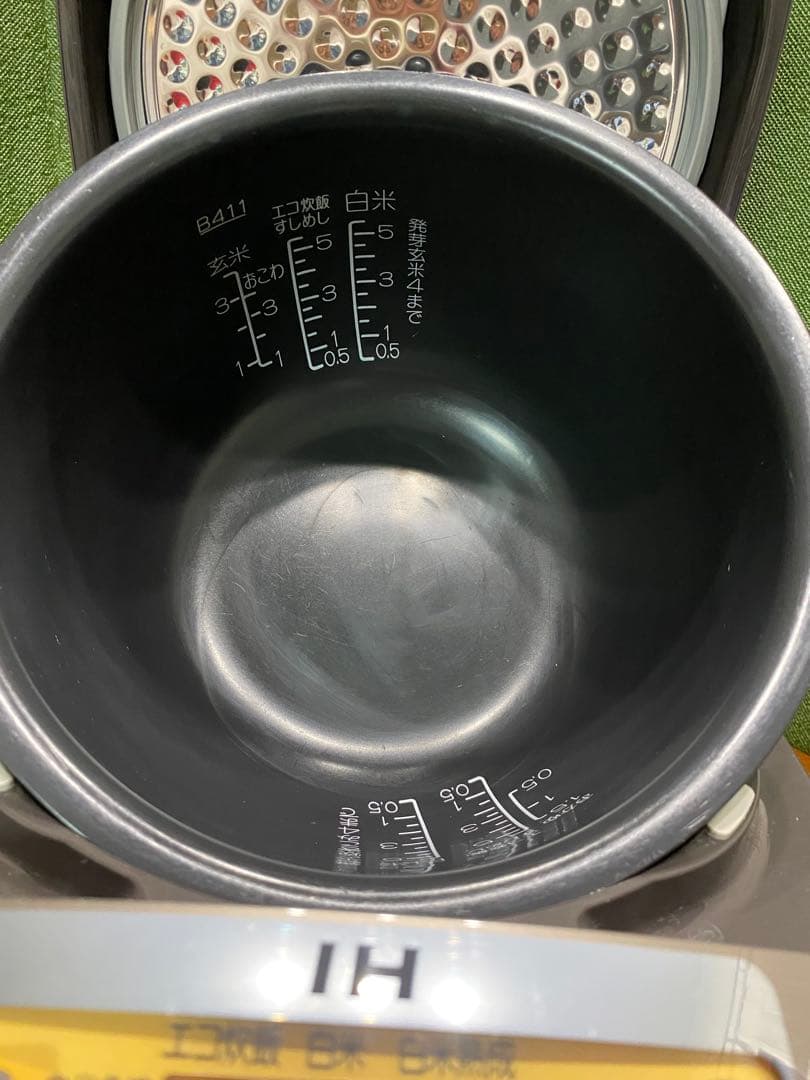 【美品】Zojirushi 象印　豪熱沸とうIH炊飯器　NP-VN10