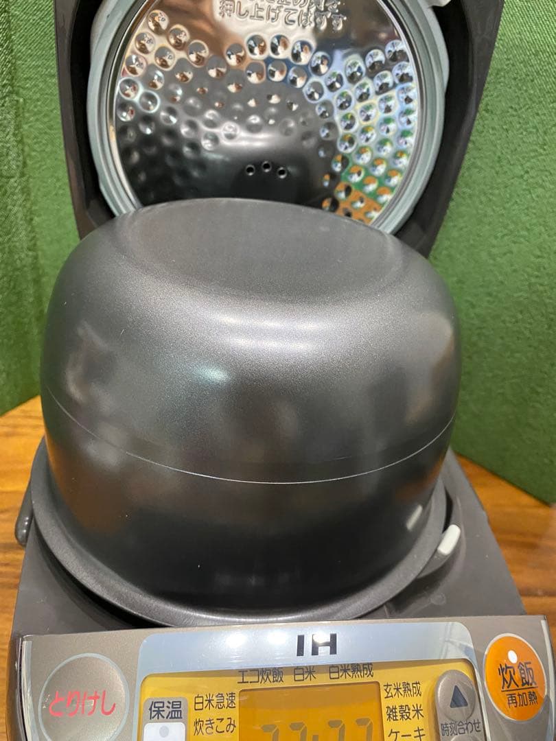 【美品】Zojirushi 象印　豪熱沸とうIH炊飯器　NP-VN10