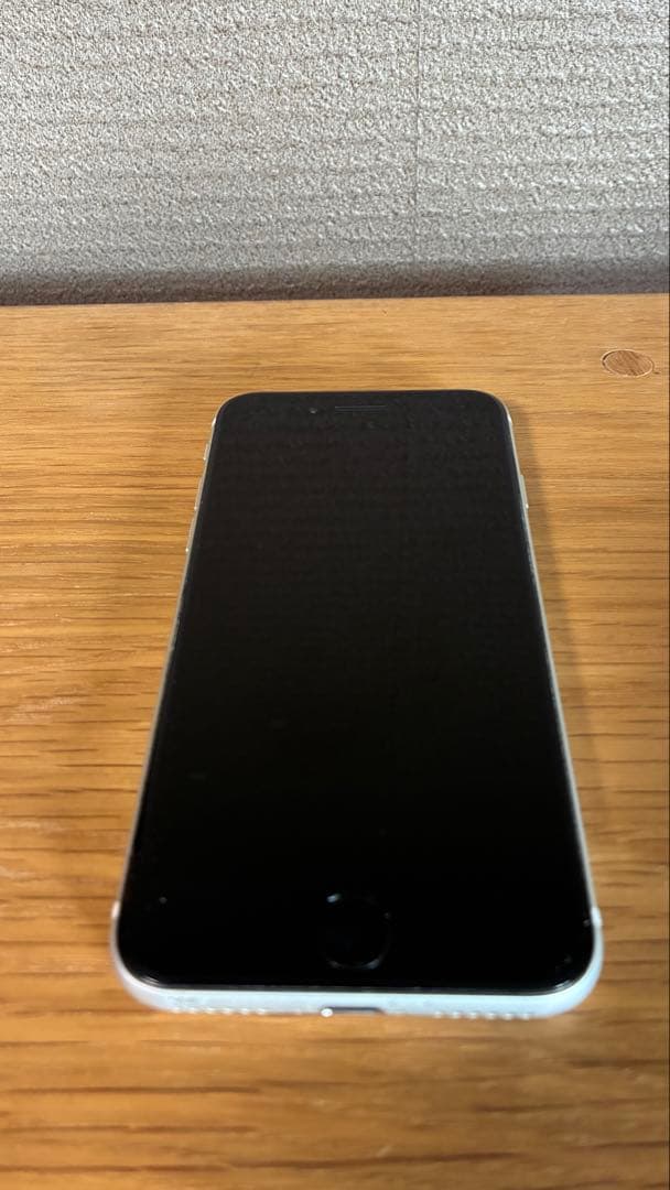 ㊹iPhone SE 第2世代 128GB ホワイト SIMフリー画面小傷多数