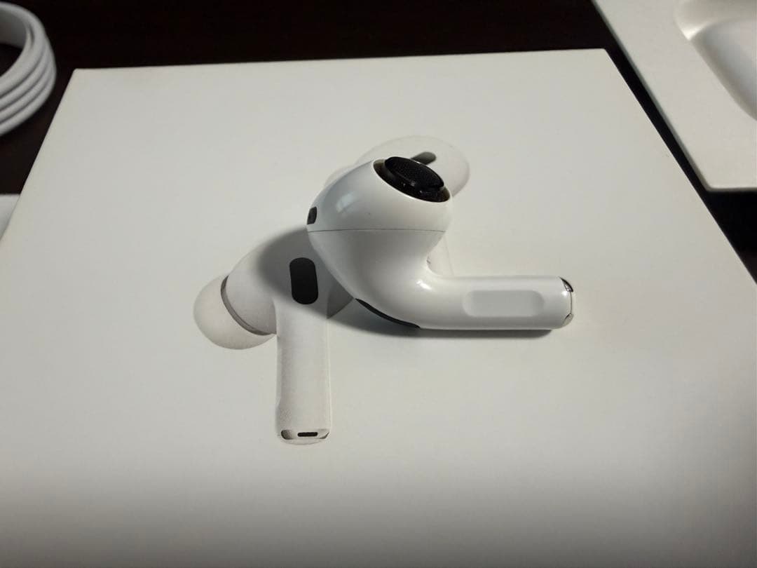 AirPods Pro 2 MagSafe充電ケースUSB-C MTJV3J/A