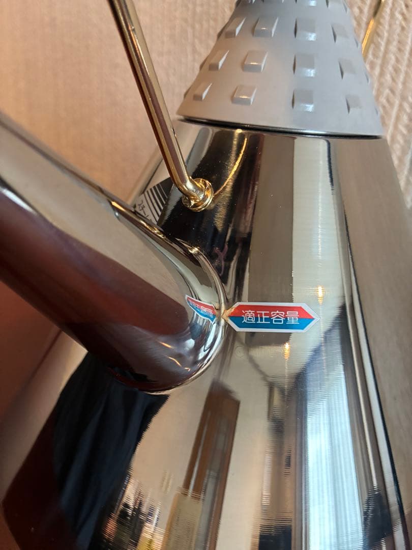 新品・未使用品　レトロでモダンなステンレス ケトル　円錐形やかん