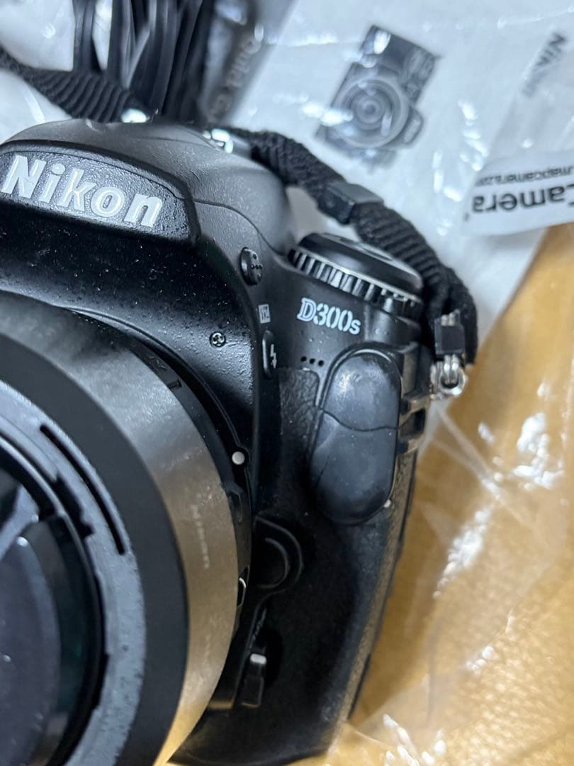 Nikon D300S＋単焦点レンズセット 予備バッテリー付 17900ショット