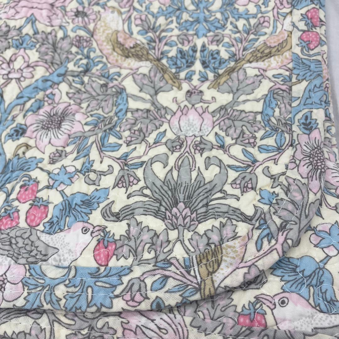 敷パッドNo.３　 水洗い敷きパッド ウォッシュキルト敷パッド 　いちご泥棒　P