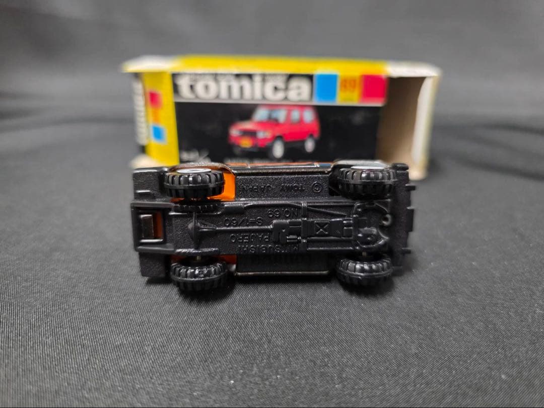 トミカ黒箱69三菱パジェロ(日本製)