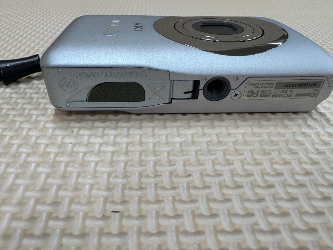 美品　完動品Canon ixy 200F デジカメ　シルバー