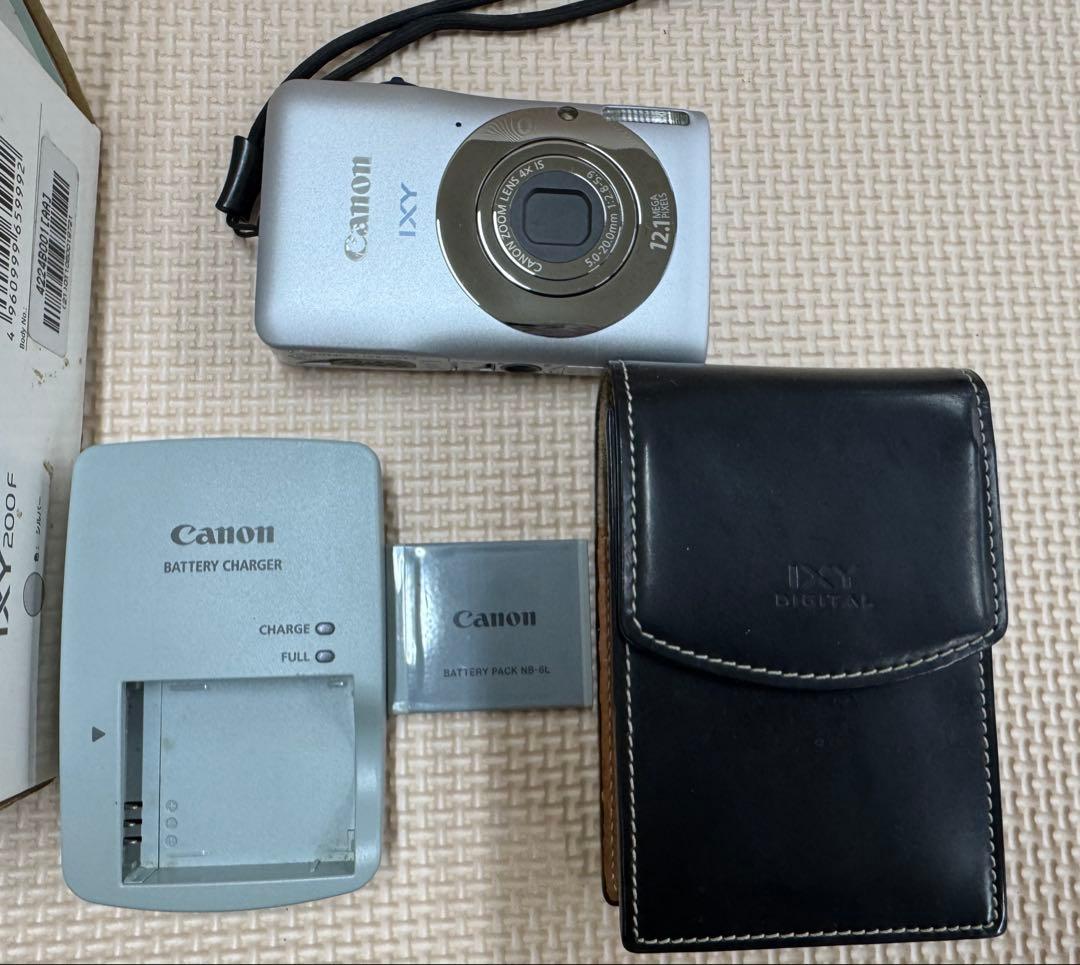 美品　完動品Canon ixy 200F デジカメ　シルバー