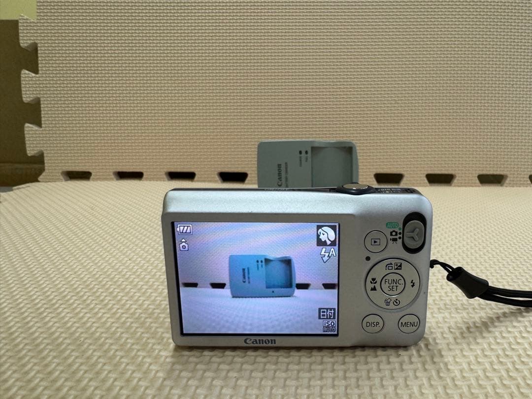 美品　完動品Canon ixy 200F デジカメ　シルバー