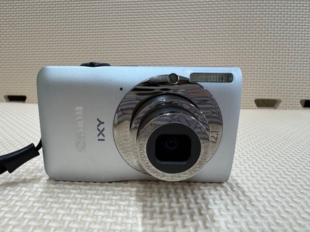 美品　完動品Canon ixy 200F デジカメ　シルバー
