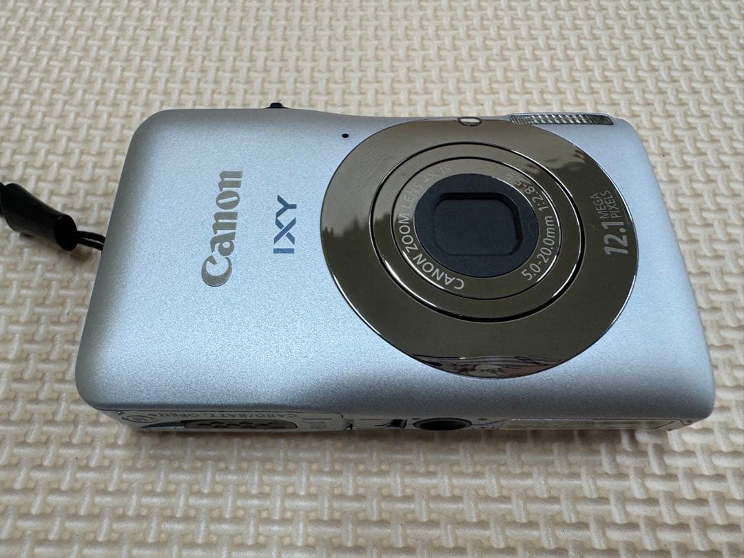 美品　完動品Canon ixy 200F デジカメ　シルバー