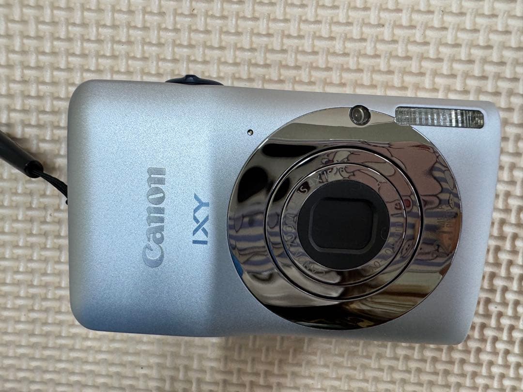 美品　完動品Canon ixy 200F デジカメ　シルバー