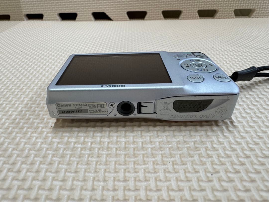 美品　完動品Canon ixy 200F デジカメ　シルバー