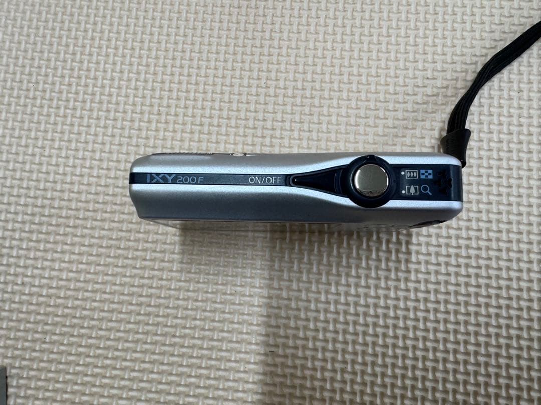 美品　完動品Canon ixy 200F デジカメ　シルバー