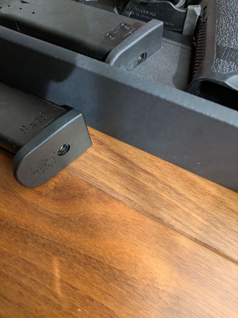 東京マルイ ガスブローバック USP　マガジン2本付き