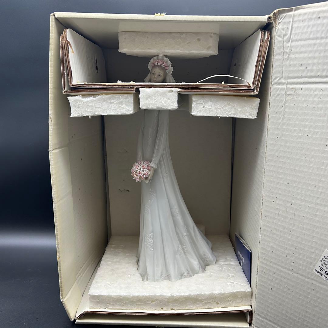 【未使用級】Lladro リヤドロ No.6329 幸への道　置物　花束　ブーケ