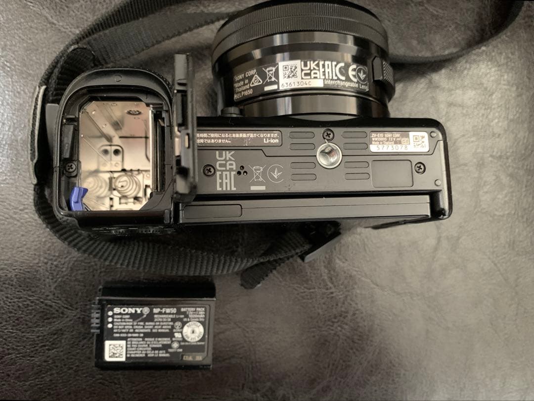 SONYミラーレスカメラVLOGCAM ZV-E10（中古品）