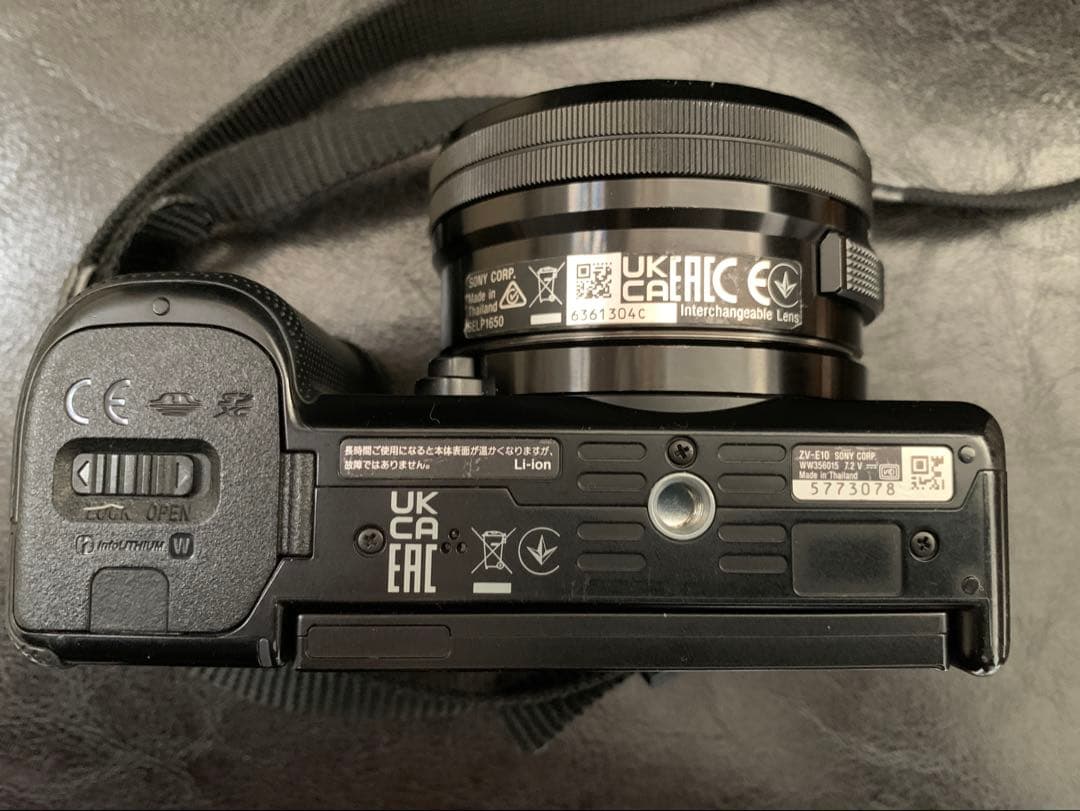 SONYミラーレスカメラVLOGCAM ZV-E10（中古品）