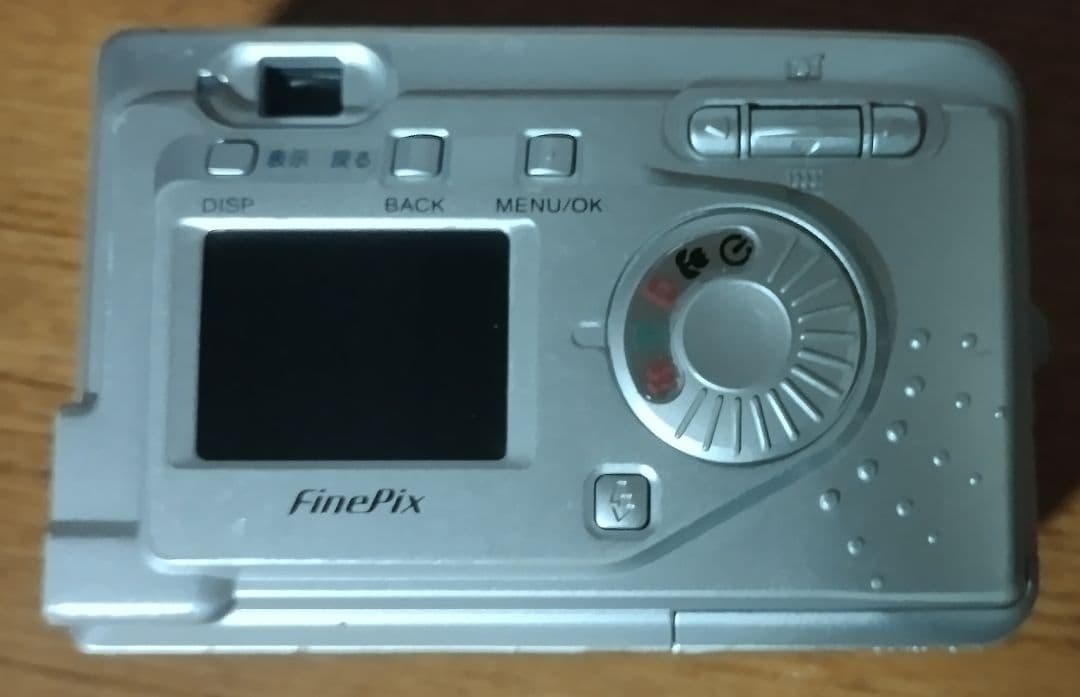 FUJIFILM FinePix A303　 デジタルカメラ　単3電池駆動
