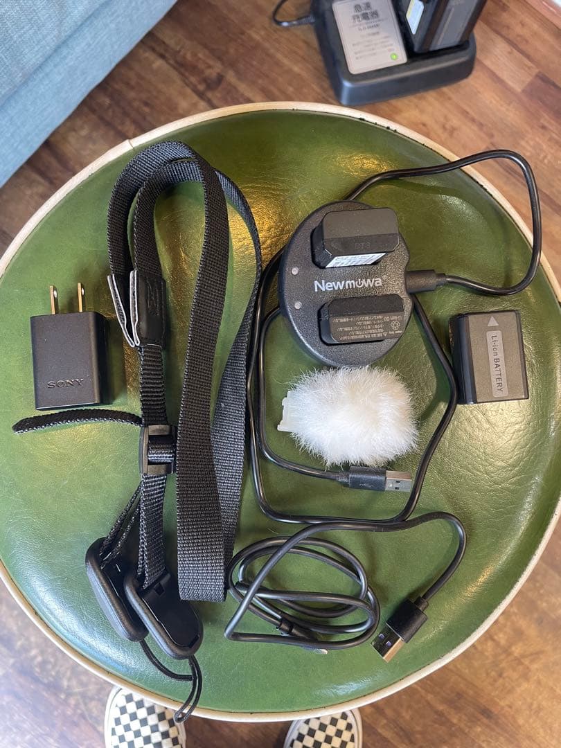 【ほぼ未使用新品同様】SONY α ZV-E10 ホワイト　おまけ付き