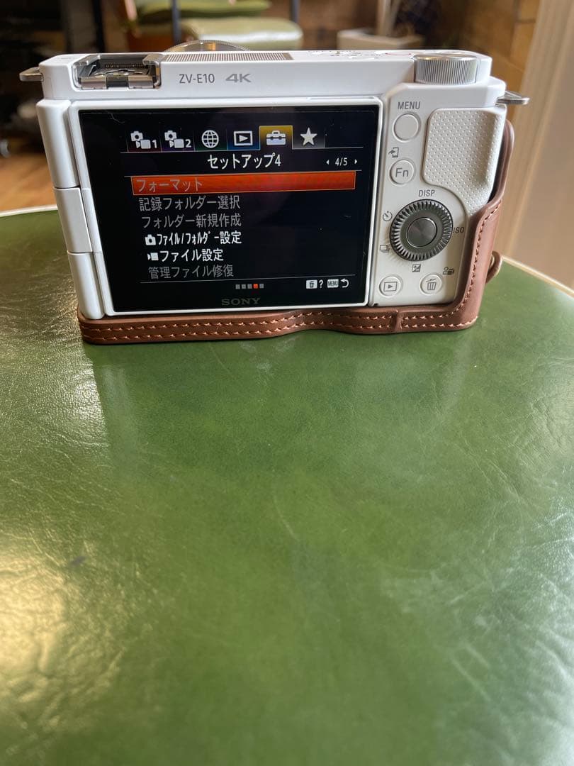 【ほぼ未使用新品同様】SONY α ZV-E10 ホワイト　おまけ付き