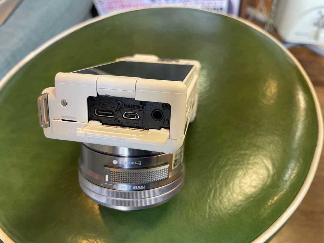 【ほぼ未使用新品同様】SONY α ZV-E10 ホワイト　おまけ付き