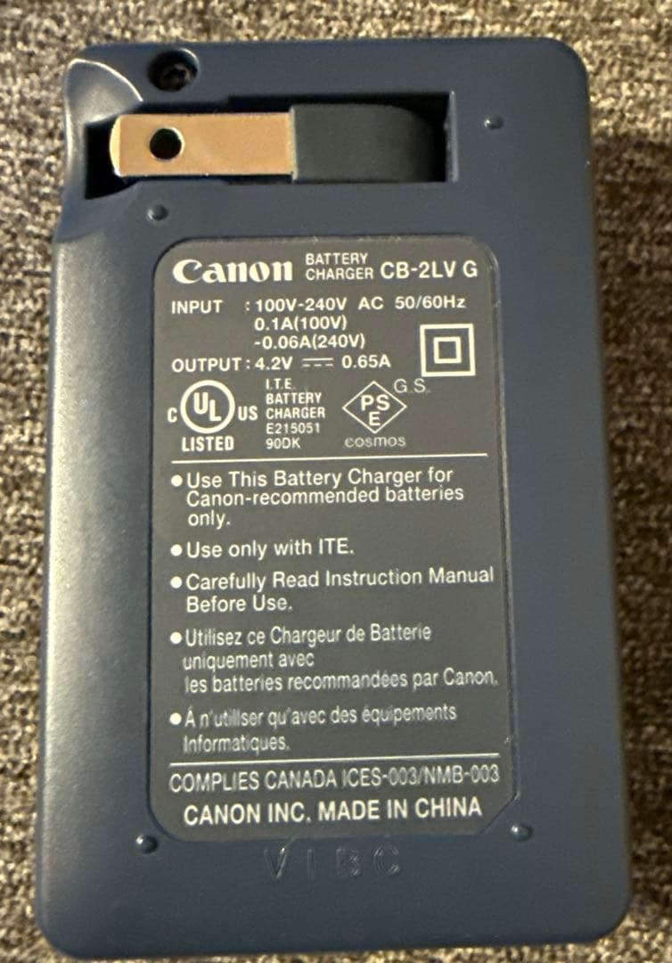 ★ジャンク★　CANON　IXY デジタルカメラ 純正バッテリー充電器付属