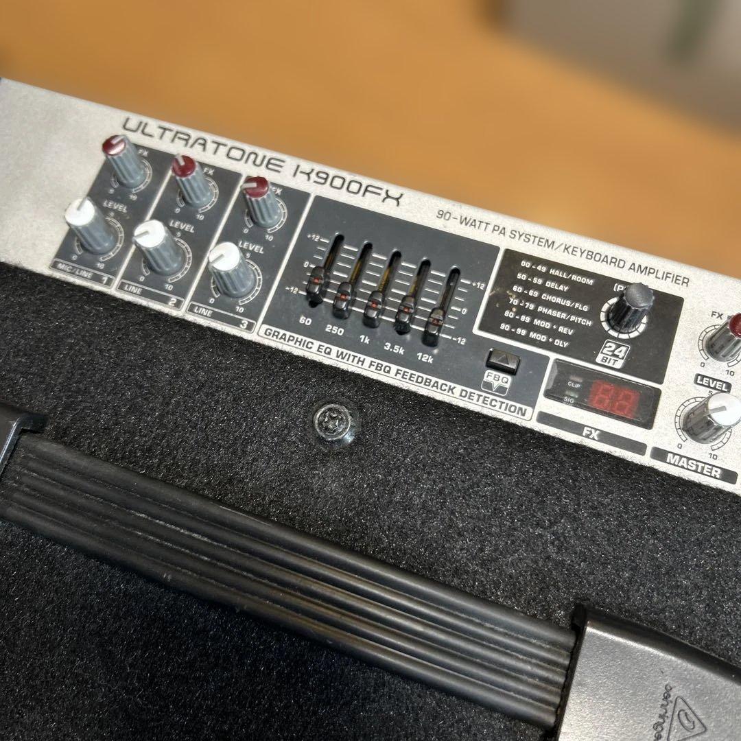 Behringer Ultratone K900FX 90W PAシステム